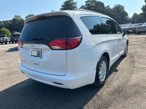 2021 Chrysler Voyager LXI