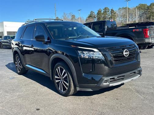 2024 Nissan Pathfinder Platinum