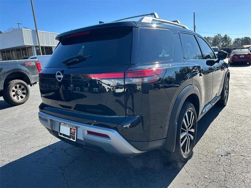 2024 Nissan Pathfinder Platinum