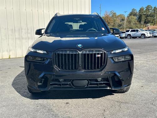 2025 BMW X7 M60i