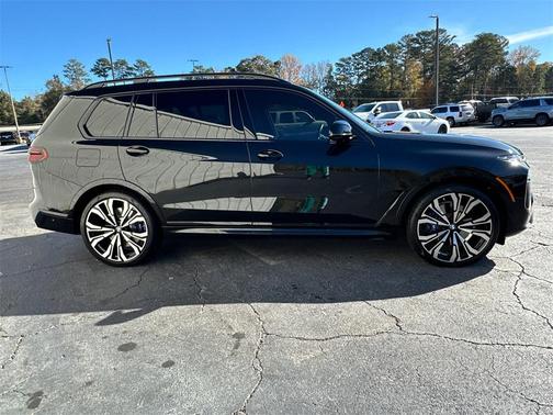 2025 BMW X7 M60i