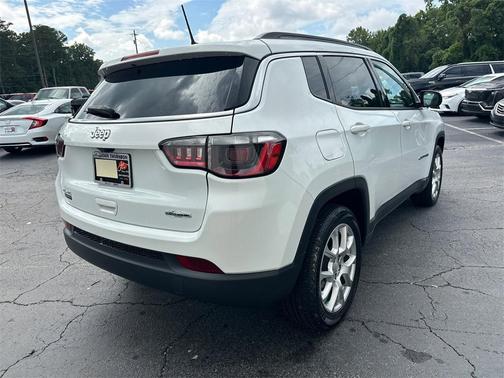 2023 Jeep Compass Latitude Lux