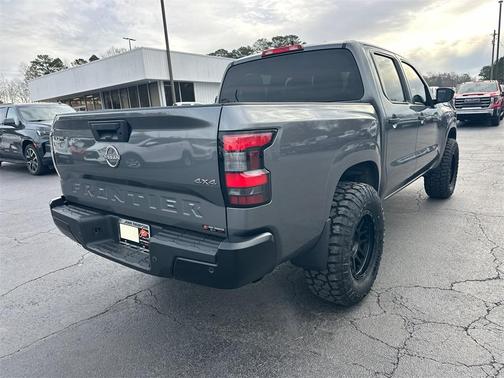 2022 Nissan Frontier S