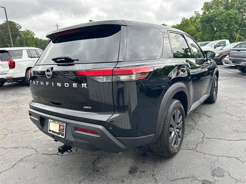 2022 Nissan Pathfinder S