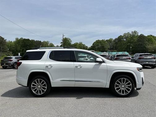 2023 GMC Acadia Denali
