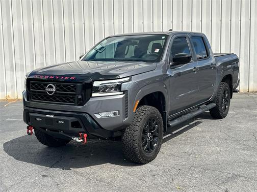 2023 Nissan Frontier SV