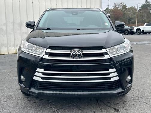 2017 Toyota Highlander SE