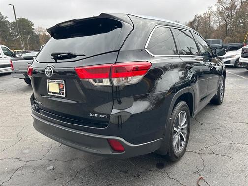 2017 Toyota Highlander SE