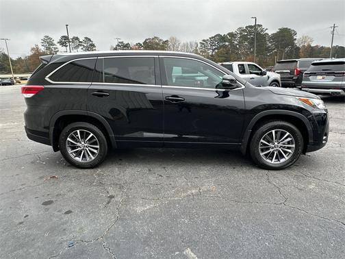 2017 Toyota Highlander SE