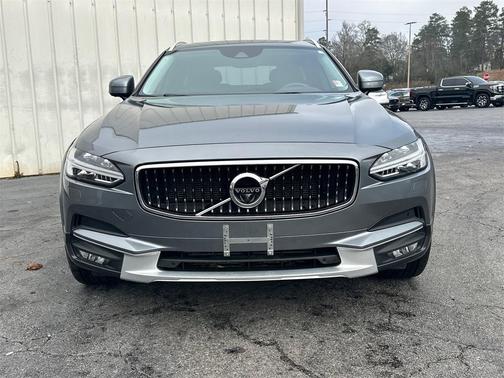 2020 Volvo V90 Cross Country T6