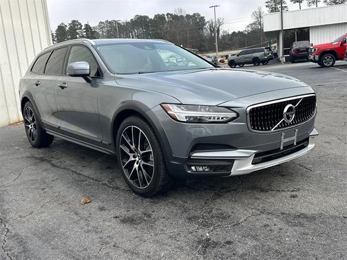 2020 Volvo V90 Cross Country T6