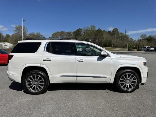 2023 GMC Acadia Denali