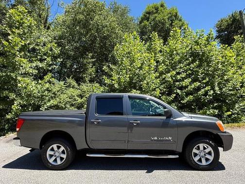 Smoke 2012 Nissan Titan SV