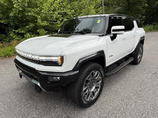 White 2024 GMC HUMMER EV SUV 3X