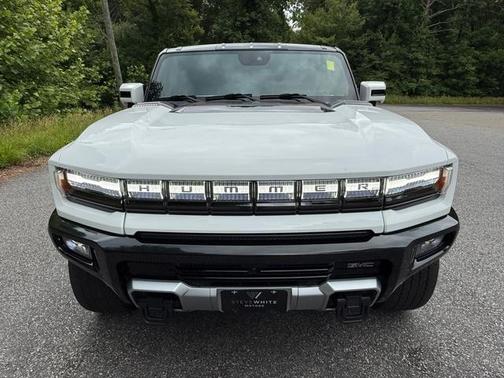 White 2024 GMC HUMMER EV SUV 3X