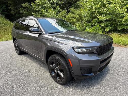 Metallic 2023 Jeep Grand Cherokee L Laredo