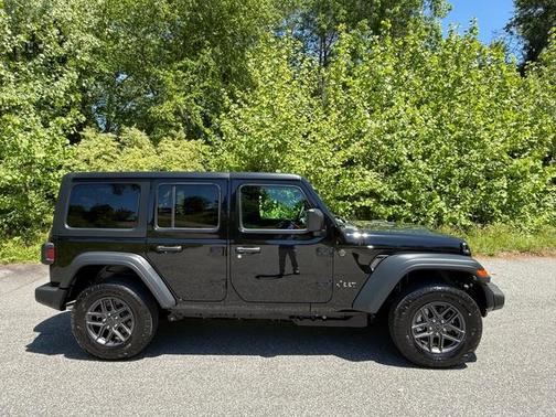 Black Clearcoat 2026 Jeep Wrangler Sport
