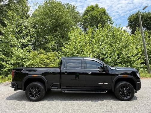 Onyx Black 2025 GMC Sierra 2500 AT4