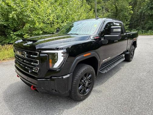Onyx Black 2025 GMC Sierra 2500 AT4