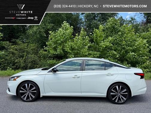 2022 Nissan Altima 2.5 SR
