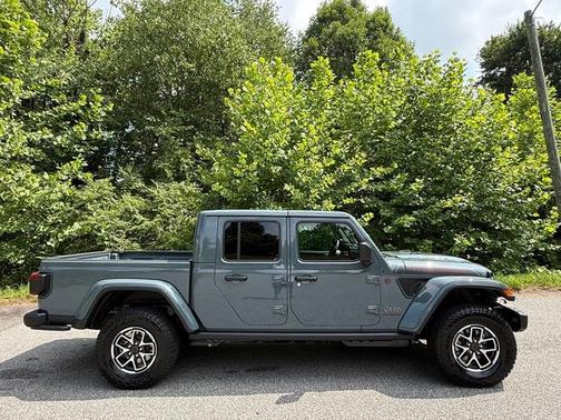 Anvil Clearcoat 2026 Jeep Gladiator Shadow Ops