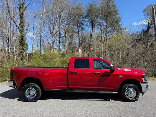 Molten Red Pearlcoat 2026 RAM 3500 Tradesman