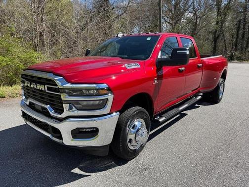 Molten Red Pearlcoat 2026 RAM 3500 Tradesman