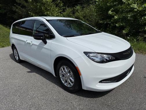 2026 Chrysler Voyager LX