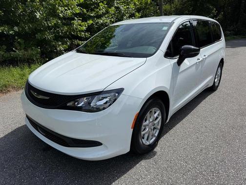 2026 Chrysler Voyager LX