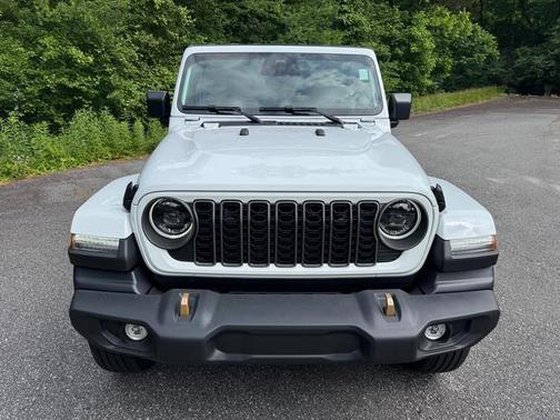 Bright White Clearcoat 2026 Jeep Wrangler Sport