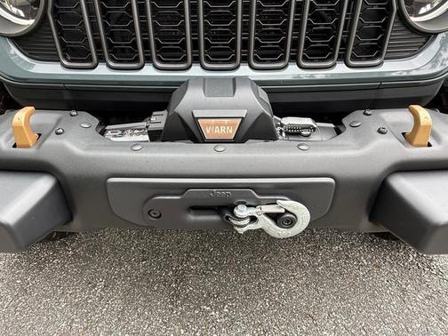 Anvil Clearcoat 2024 Jeep Wrangler Rubicon 392