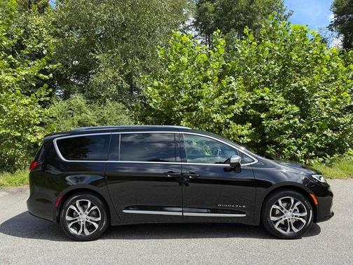 2026 Chrysler Pacifica Pinnacle