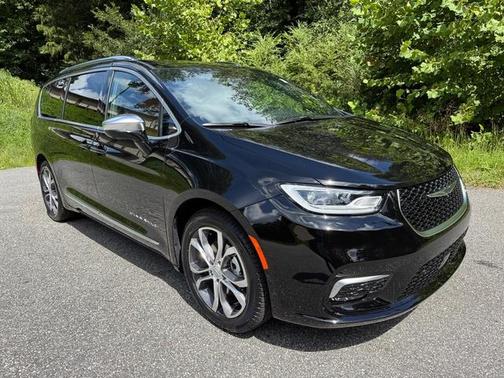 2026 Chrysler Pacifica Pinnacle