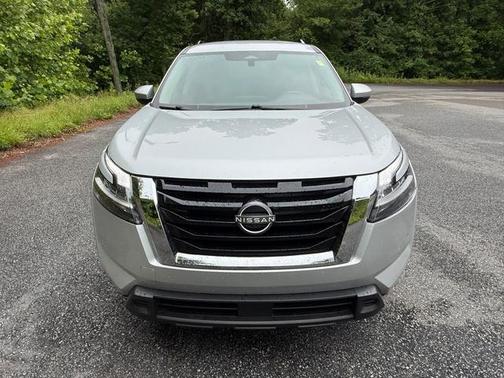 Brilliant Silver Metallic 2022 Nissan Pathfinder SV