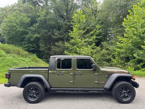 Sarge Green 2023 Jeep Gladiator Mojave
