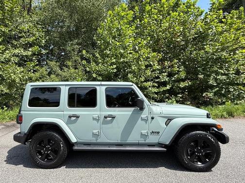 EARL CLEAR COAT 2023 Jeep Wrangler Sahara