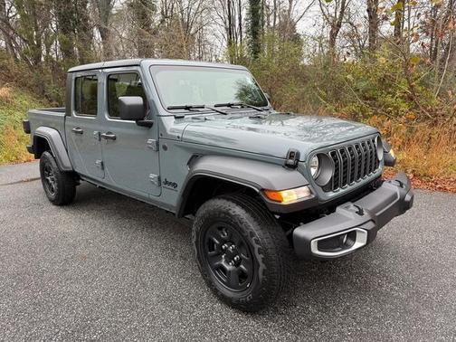 2026 Jeep Gladiator Sport