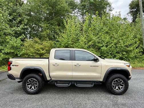 Sand Dune Metallic 2024 Chevrolet Colorado ZR2