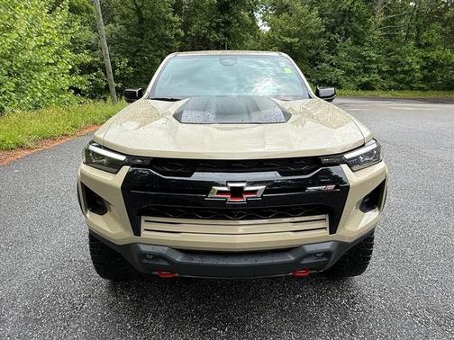 Sand Dune Metallic 2024 Chevrolet Colorado ZR2