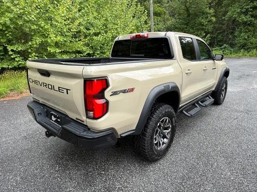 Sand Dune Metallic 2024 Chevrolet Colorado ZR2