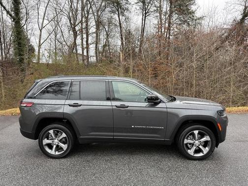 Metallic 2026 Jeep Grand Cherokee Limited