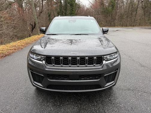 Metallic 2026 Jeep Grand Cherokee Limited