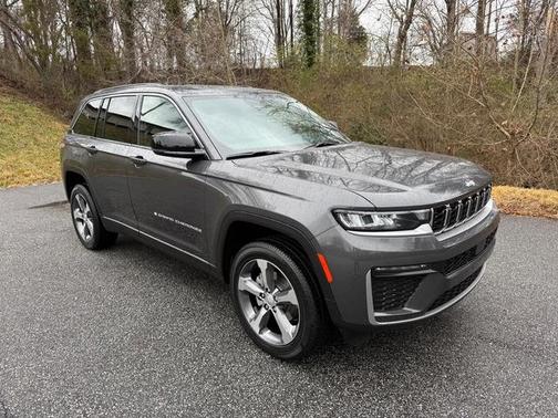 Metallic 2026 Jeep Grand Cherokee Limited