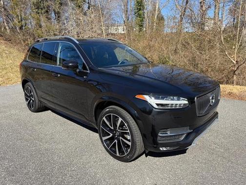 2019 Volvo XC90 T6 Momentum