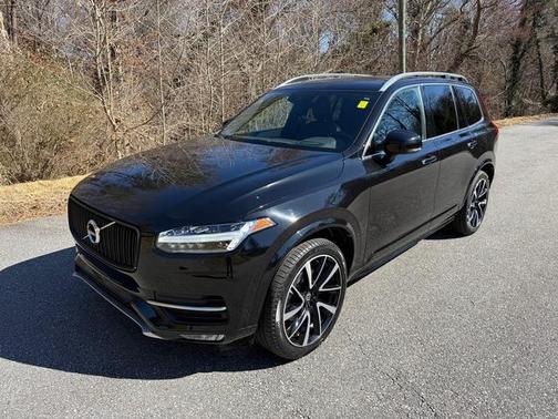 2019 Volvo XC90 T6 Momentum