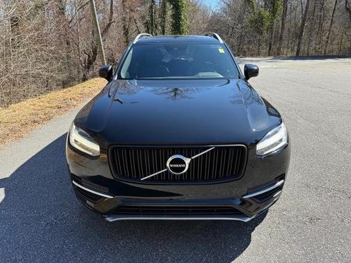 2019 Volvo XC90 T6 Momentum