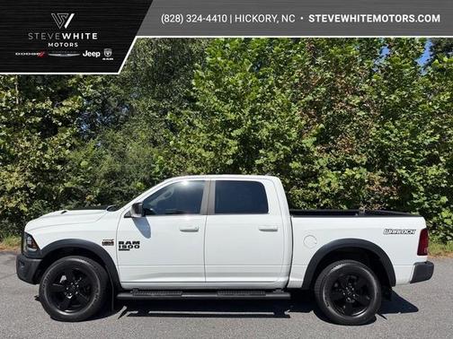 Bright White Clearcoat 2019 RAM 1500 Classic SLT