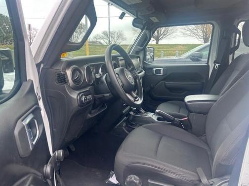 2022 Jeep Gladiator Sport