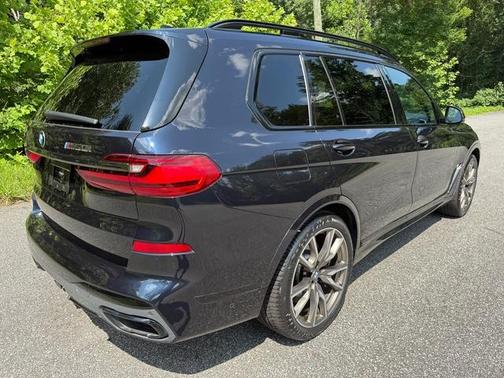 2022 BMW X7 M50i
