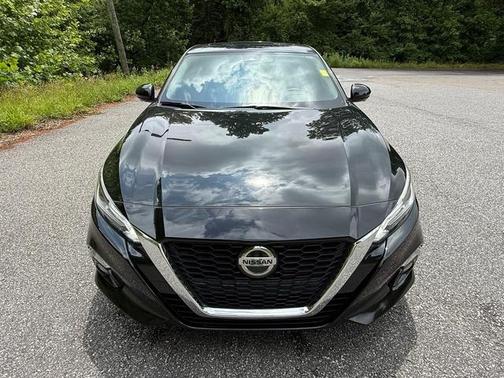 Black 2019 Nissan Altima 2.5 Platinum
